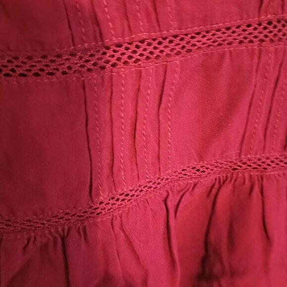 Maroon tank - Picture 5 of 5